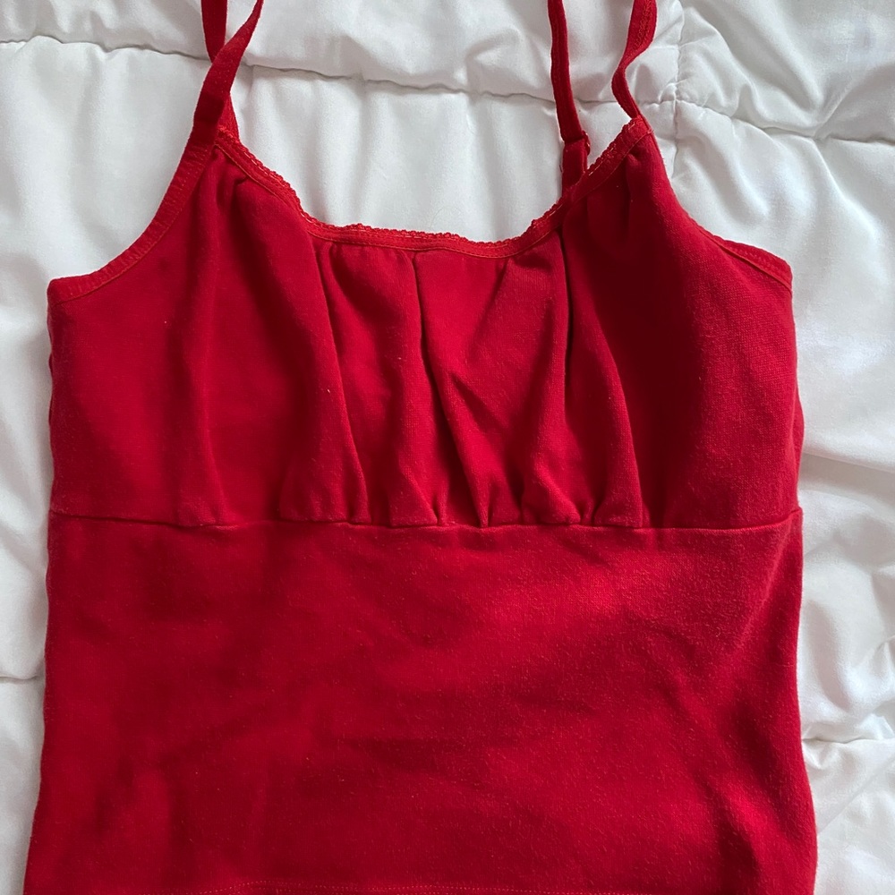 Q&A Red Tank - Picture 2 of 5